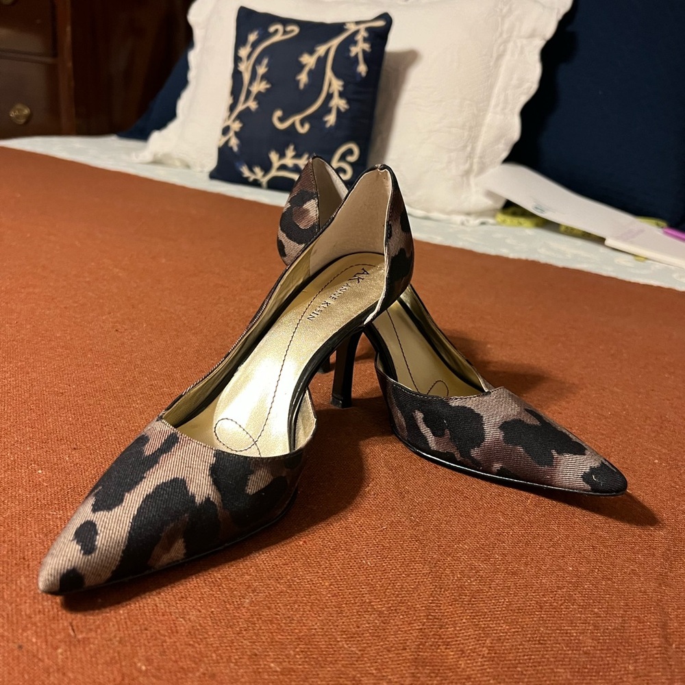 Leopard Print Pointed Toe D'Orsay Pumps - Brown/Black